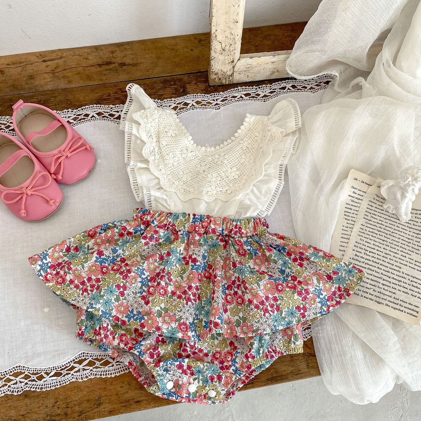 Baby Flounced Sleeve Suspender Fake Two Pieces Bottom-covering Rompers