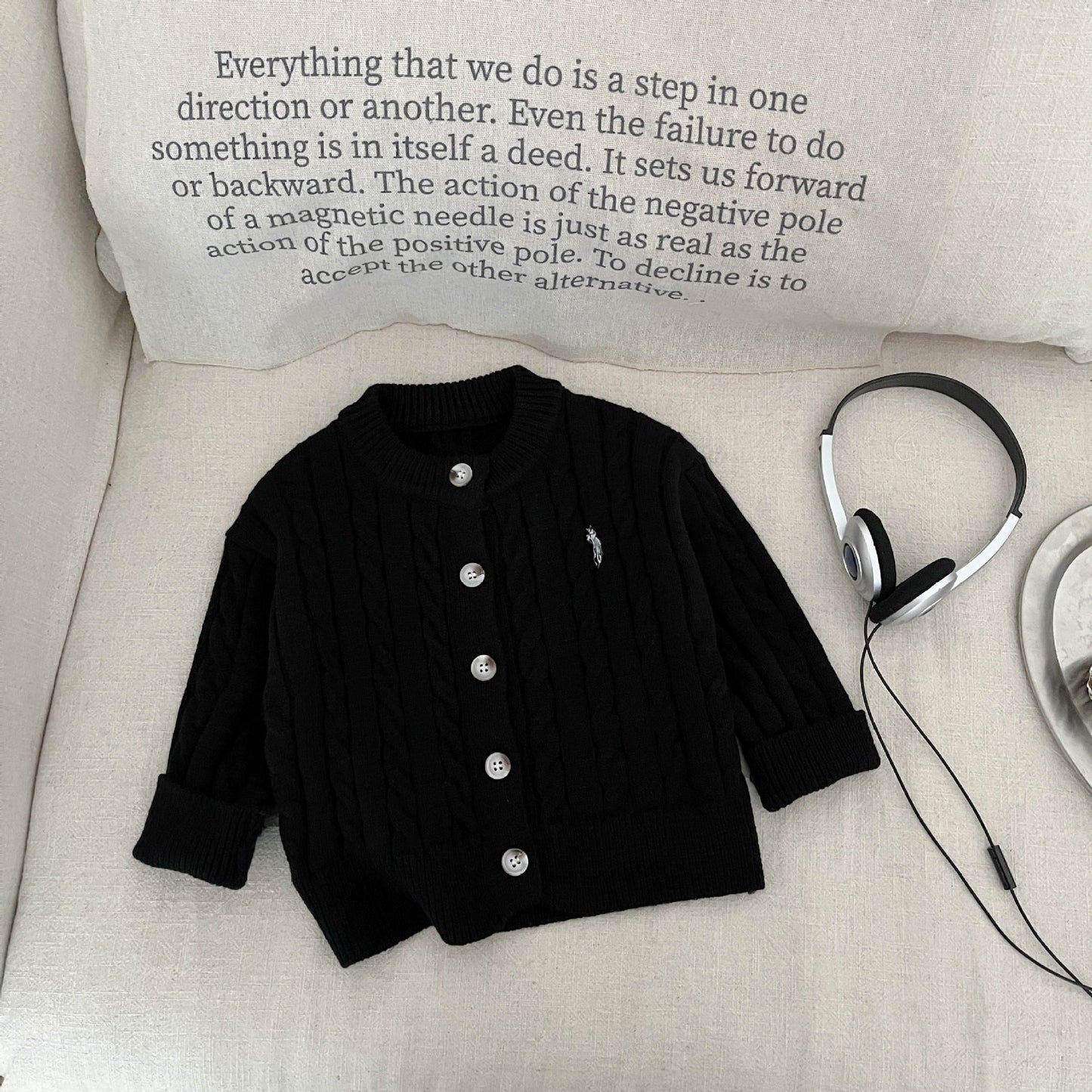 Fashionable Embroidered Casual Knitted Cardigan Childrens Sweater