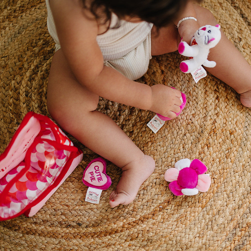 Valentine's Day Fill & Spill Playset with 4-Count Sensory Toys