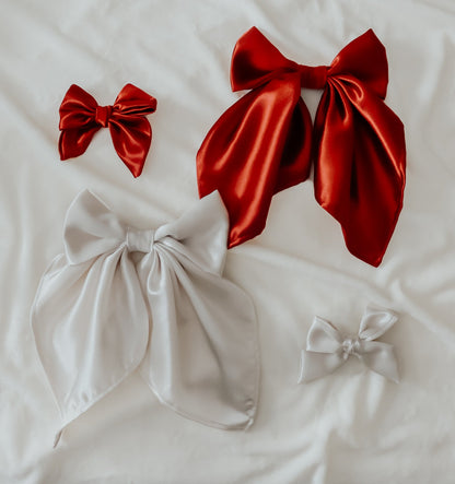 Ivorie Holiday Luxury Large Bow Clip
