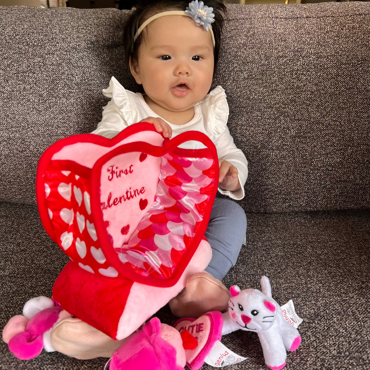 Valentine's Day Fill & Spill Playset with 4-Count Sensory Toys