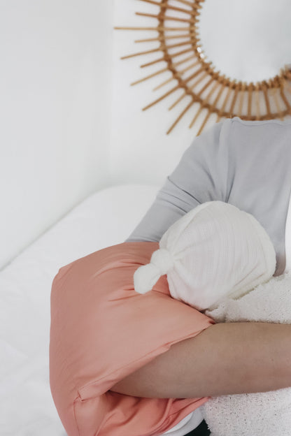 Ribbon Wipeable Cradle Arm Pillow