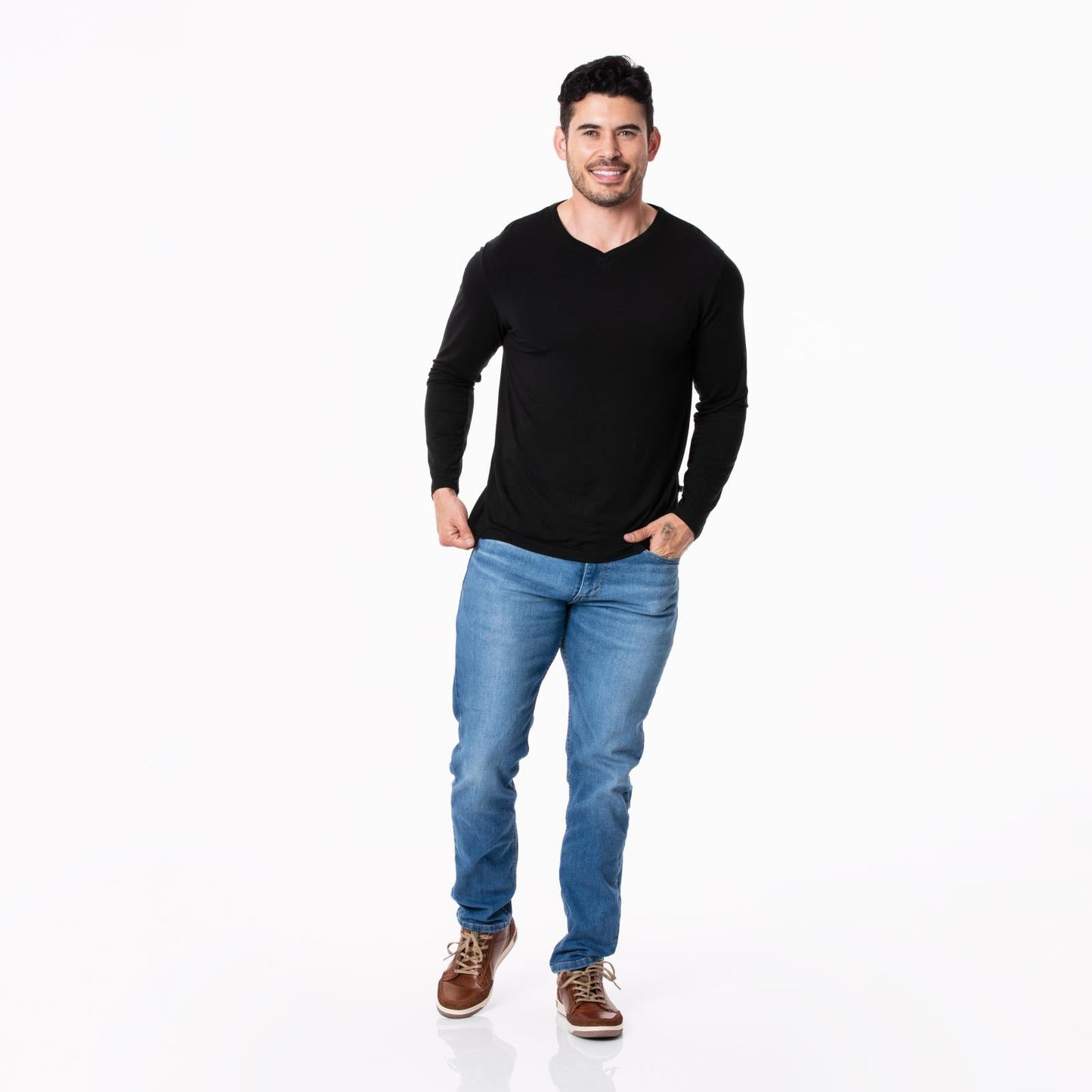 Men's Long Sleeve V-Neck Tee in Midnight